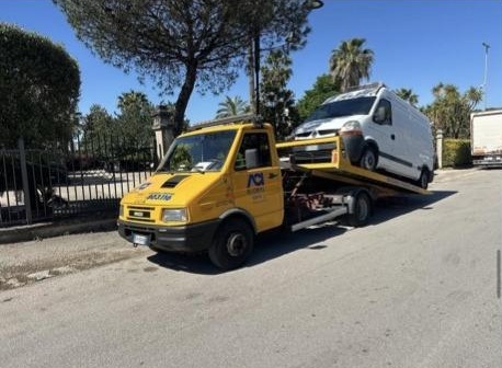 Zagami recupero furgone bianco — soccorso stradale commerciale Caserta