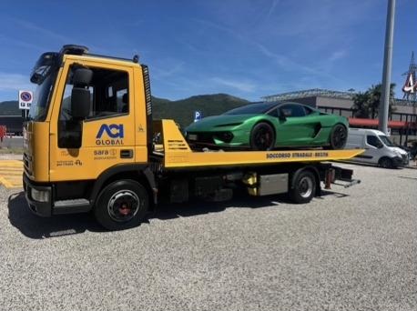 Zagami recupero Lamborghini verde — soccorso auto di lusso ACI Global