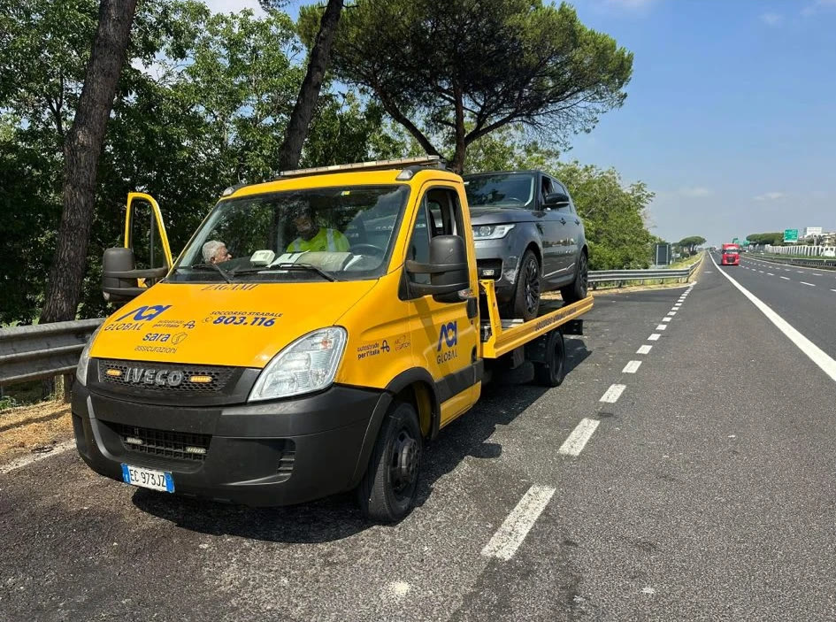 Zagami Service recupero Range Rover — carroattrezzi SS 265 Maddaloni