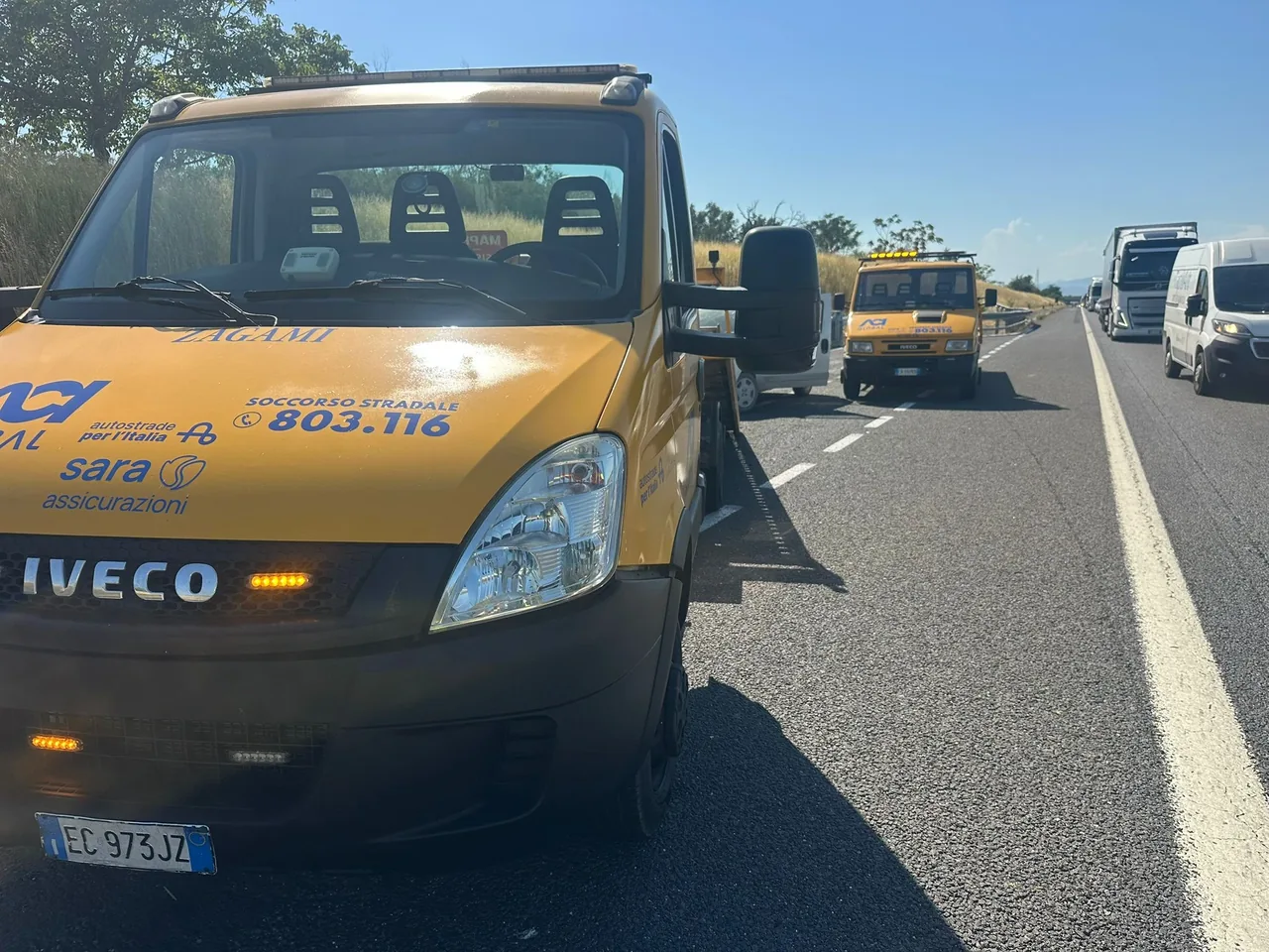 Due carroattrezzi Zagami sulla statale — flotta soccorso stradale Caserta
