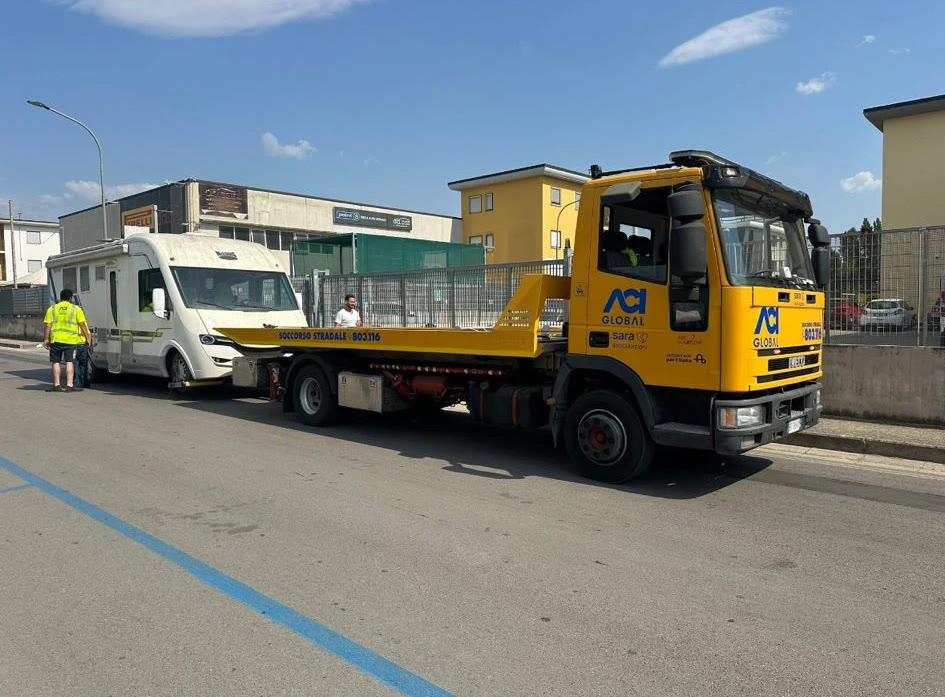 Zagami camion grande recupero camper — soccorso veicoli pesanti Maddaloni